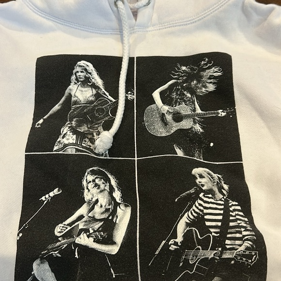 Taylor swift The Eras tour hoodie size small - Picture 2 of 4